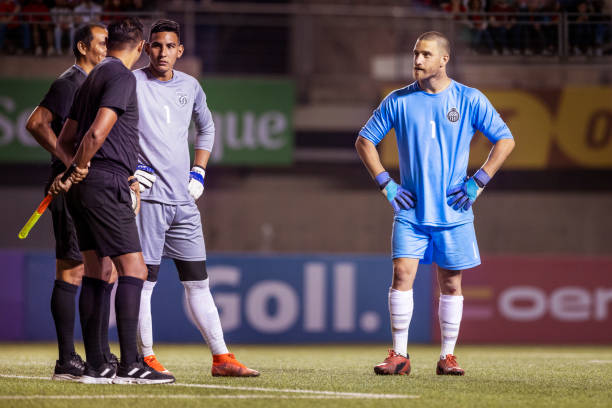 些年轻人开 些年轻人开