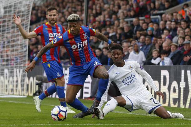 据俱乐部内 据俱乐部内